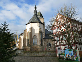 Bischof Dr. Michael Gerber besucht St. Crescentius (Foto: Karl-Franz Thiede)